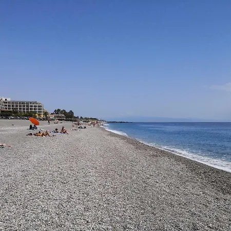 Casa Diana Апартаменти Джардіні-Наксос